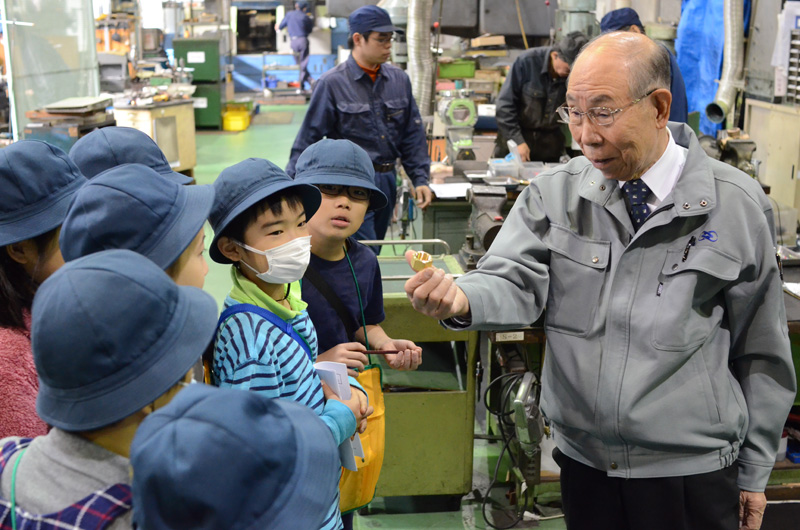 企業見学の様子